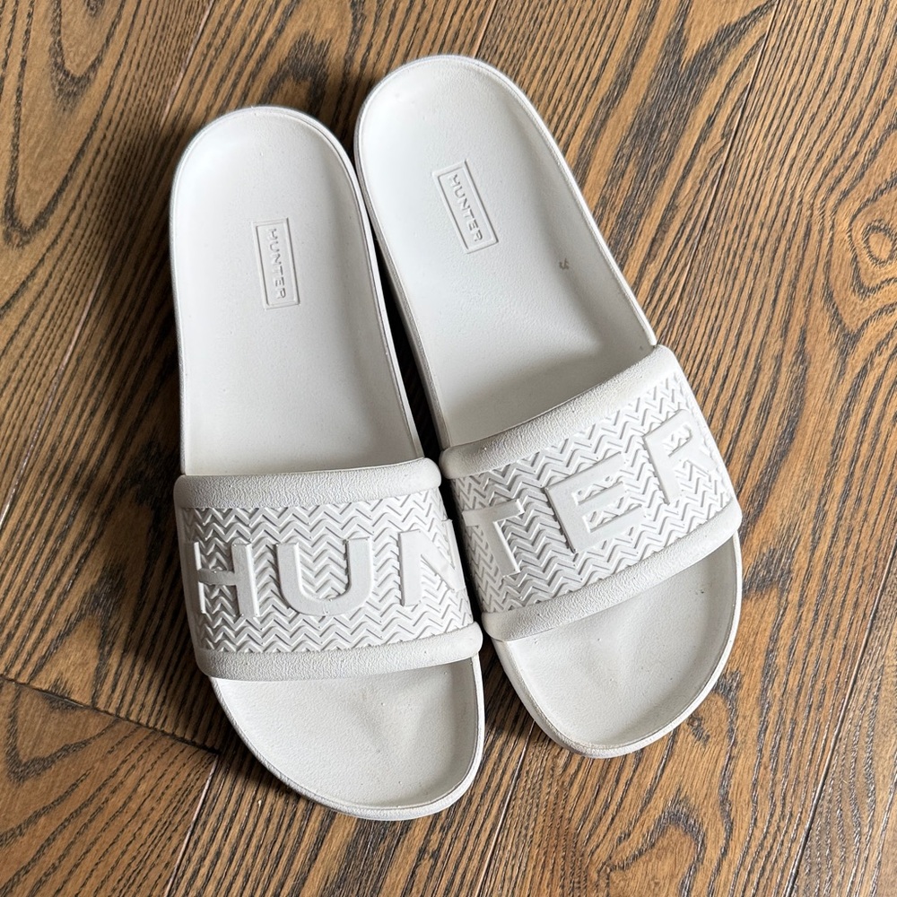 Hunter White Logo Slide Sandals